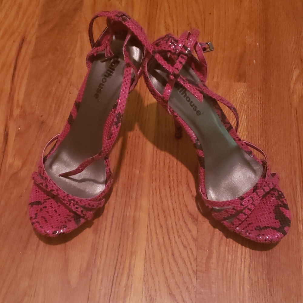 Magenta snakeskin heels